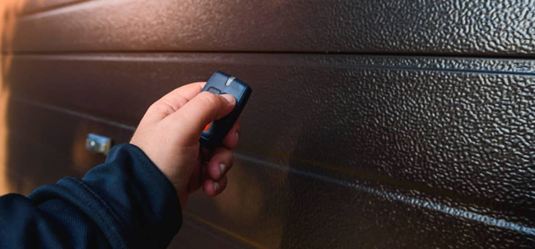 automatic door opener with remote control in Marina